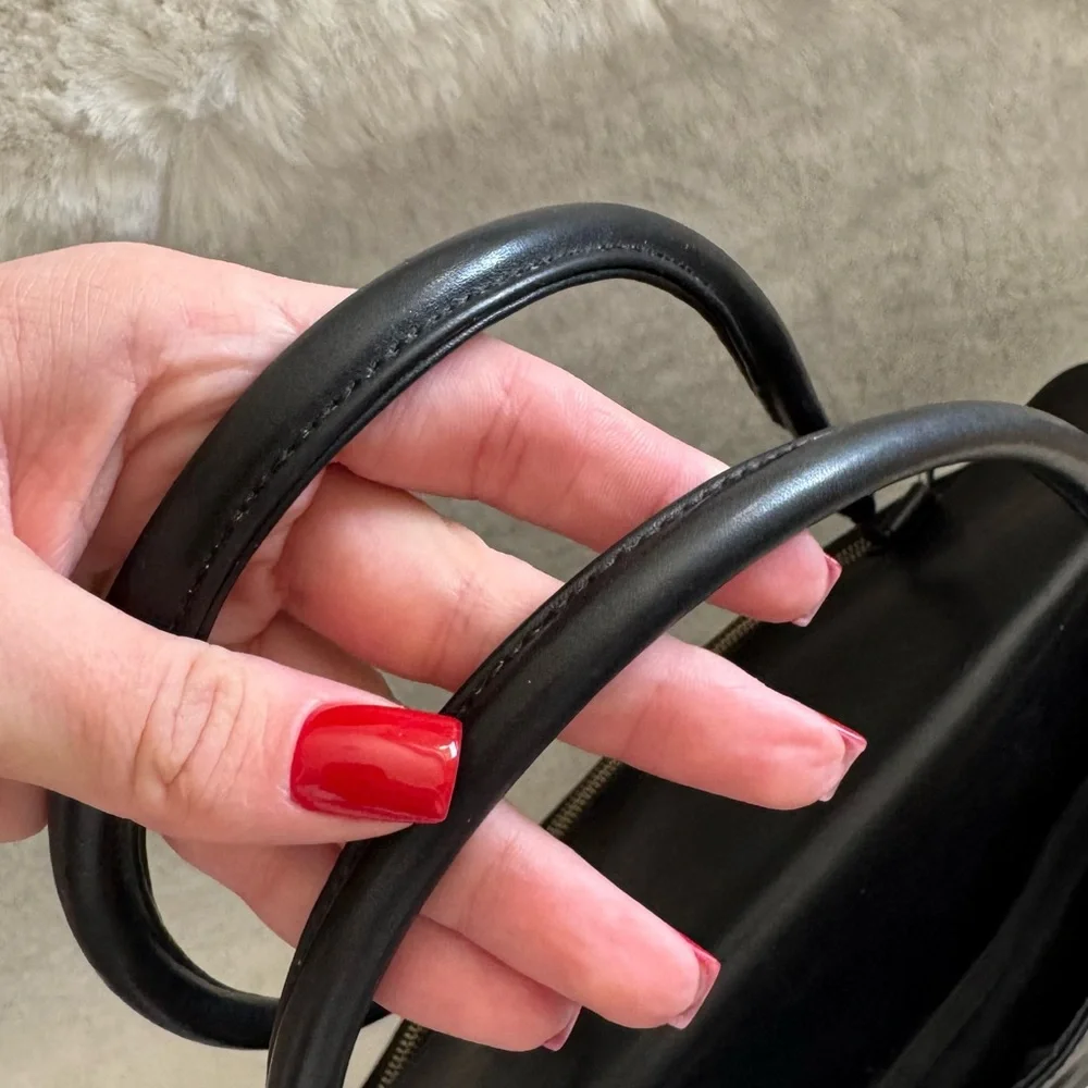 Jones New York Black Shoulder Bag - Picture 4 of 6